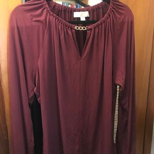Michael Kors wine top with gold chain
